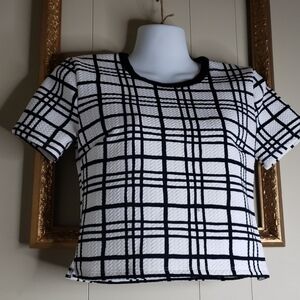 Leith Black & White Crop Top